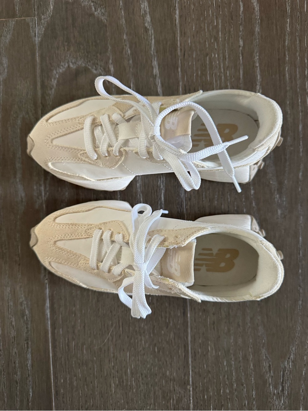 New Balance 327 Casual WOMEN Sneaker Shoes Leather White Sandstone size 6 - NEW - Picture 3 of 9